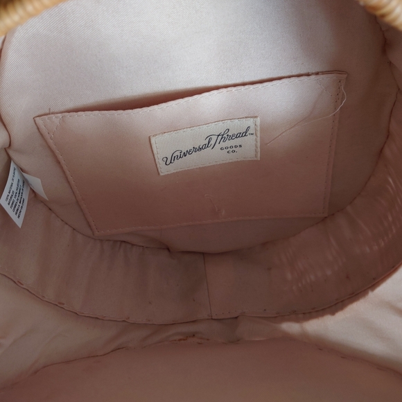 Straw rattan circle crossbody bag Universal Thread - Picture 5 of 6